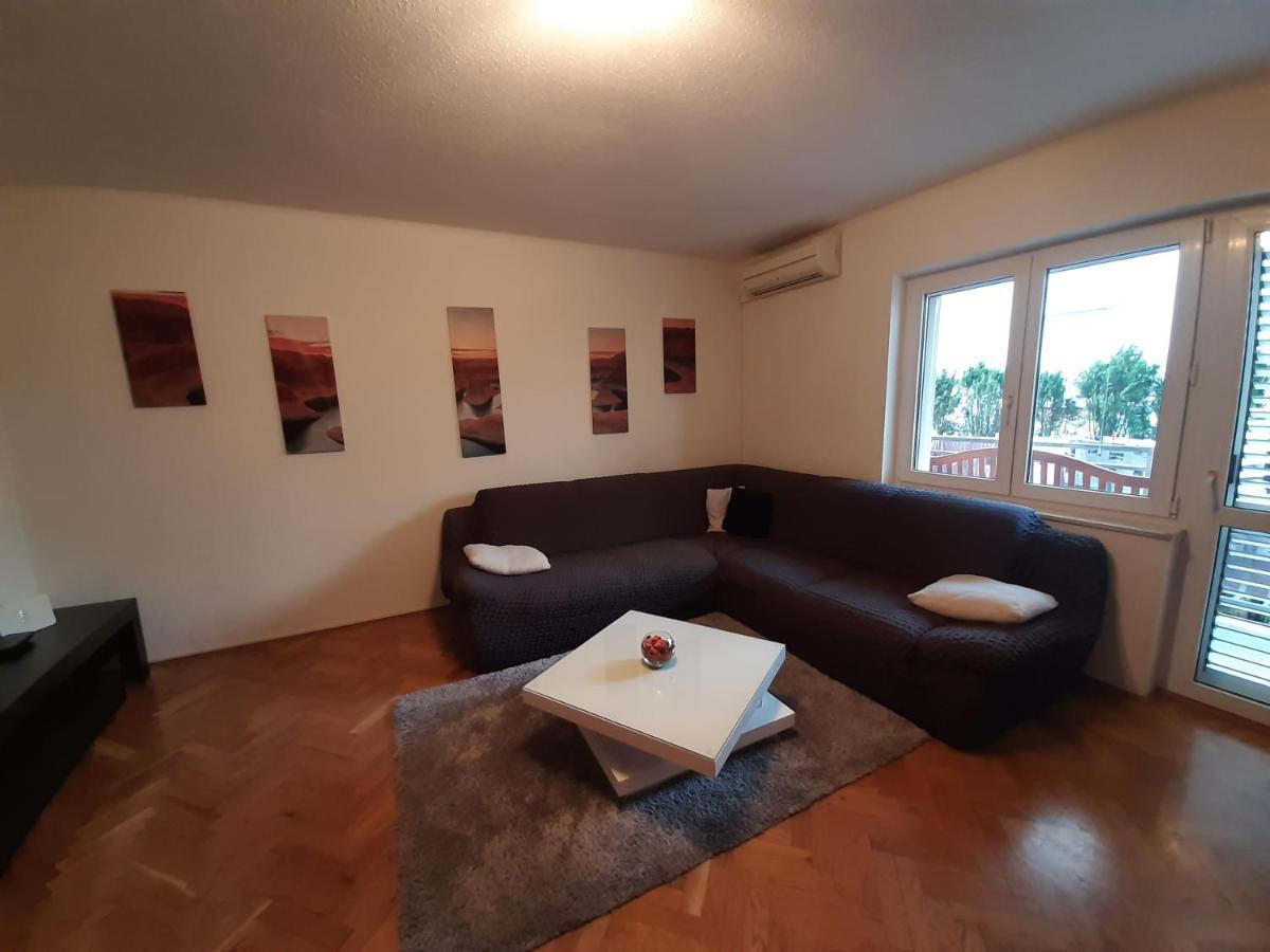 Family Time Apartment Split Exterior foto